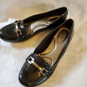 Abella black patent flats NWOT